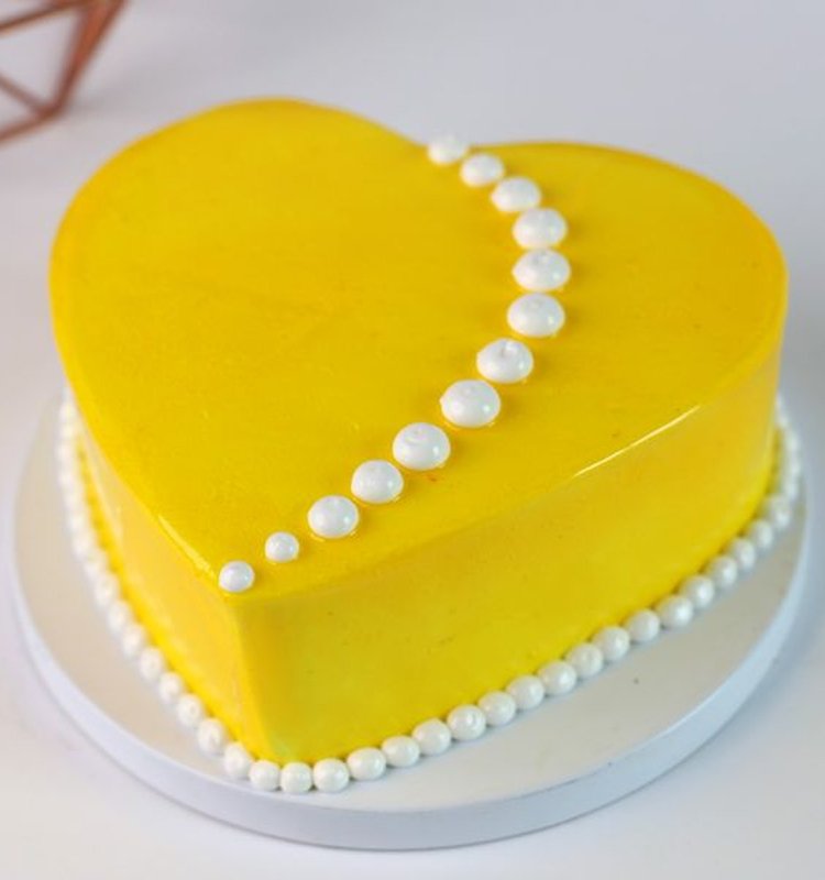 Pineapple Cake Heart Shaped 1KG