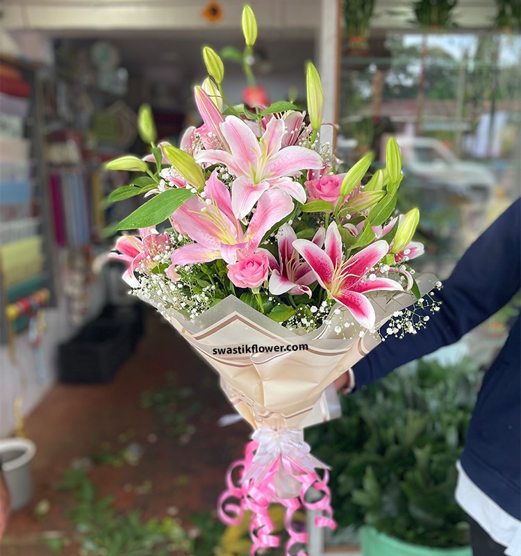 Pink Lilly’s & Pink Roses Bunch