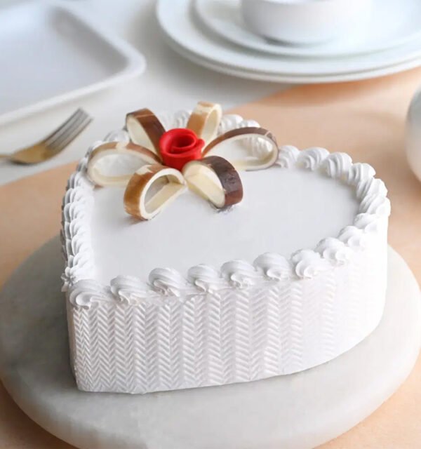 Vanilla Cake Heart Shaped 1KG