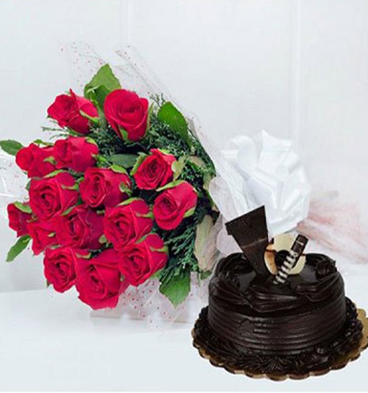 15 Red Roses Bouquet with Truffle Cake