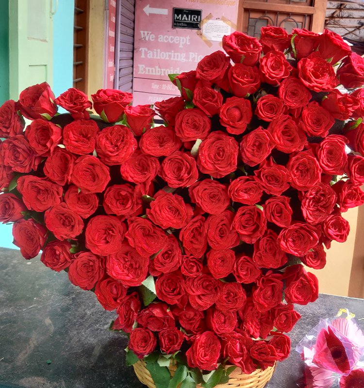 75 Red Roses Sweetheart Bouquet