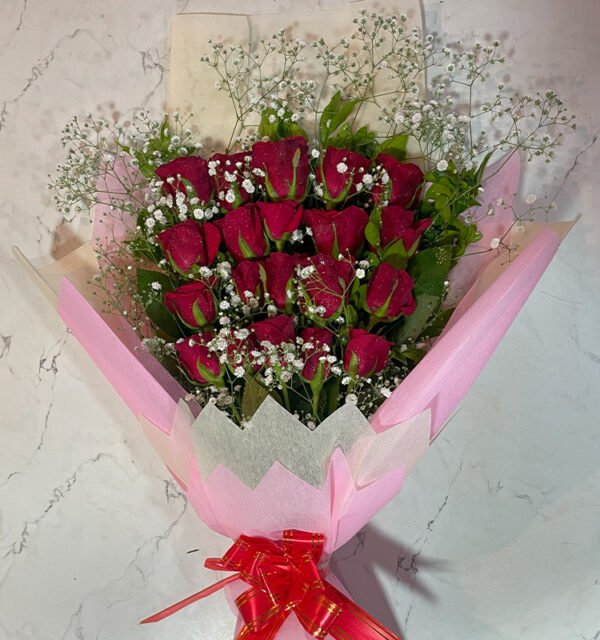 20 Red Roses Hand Bouquet with Gipsy