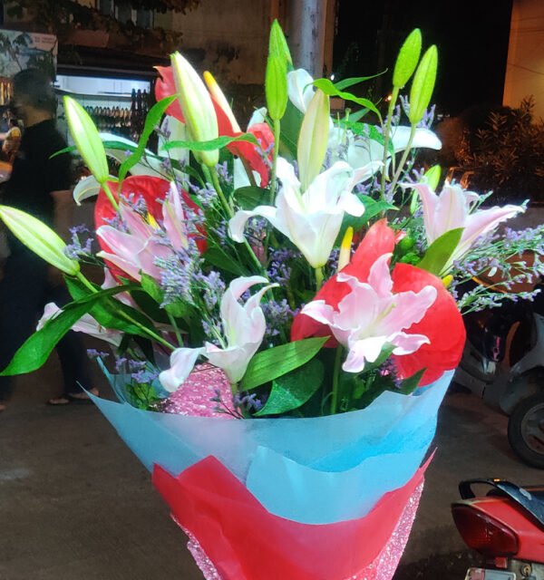 White & Pink Oriental Lilly's Hand Bunch